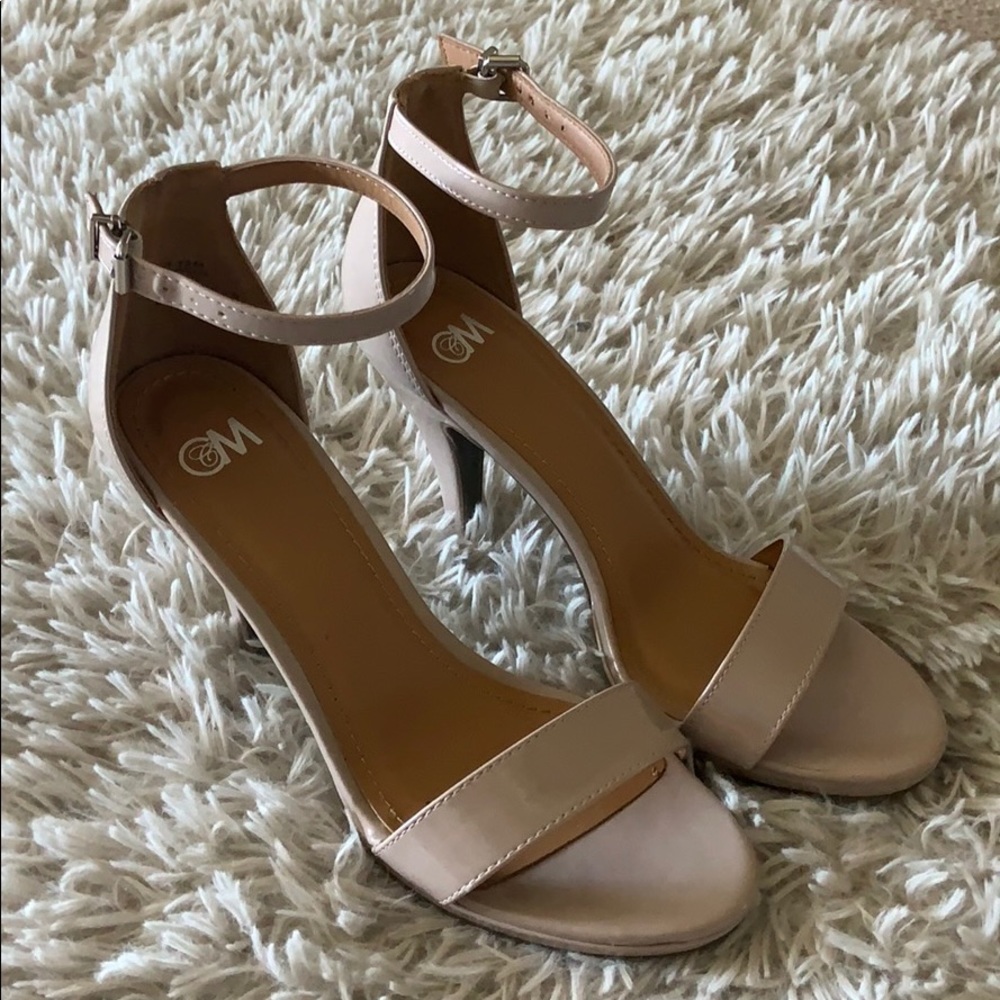 Chelsea Moreland Nude Heels